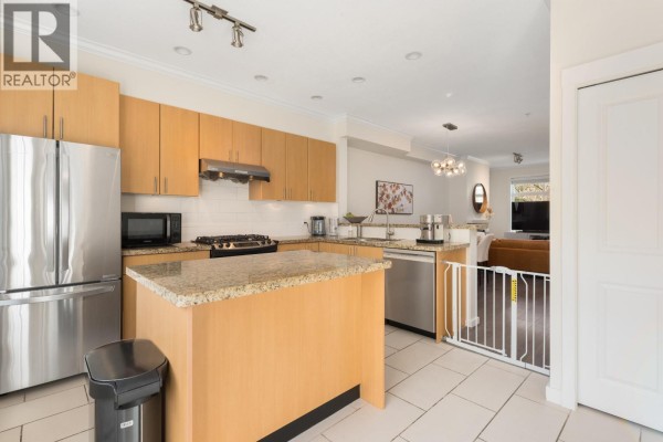 319 W 59th Avenue, Vancouver, BC V5X1X3 Photo 4