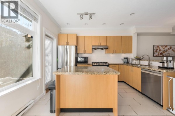 319 W 59th Avenue, Vancouver, BC V5X1X3 Photo 5