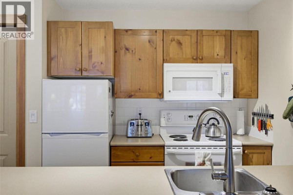 Kitchen - 3190 Creekside Way Unit# 309, Sun Peaks, BC V0E5N0 Photo 4