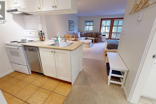 Kitchen - 3190 Creekside Way Unit# 423, Sun Peaks, BC V0E5N0 Photo 4