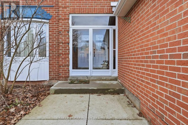 3192 Colebrook Court, Mississauga Photo 3