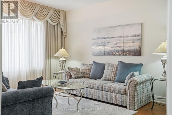 3192 Colebrook Court, Mississauga Photo 5