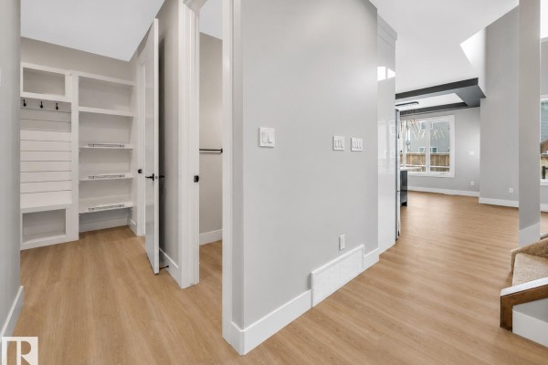 Kitchen - 3198 Granville Dr Nw Nw, Edmonton, AB T5T7E9 Photo 3