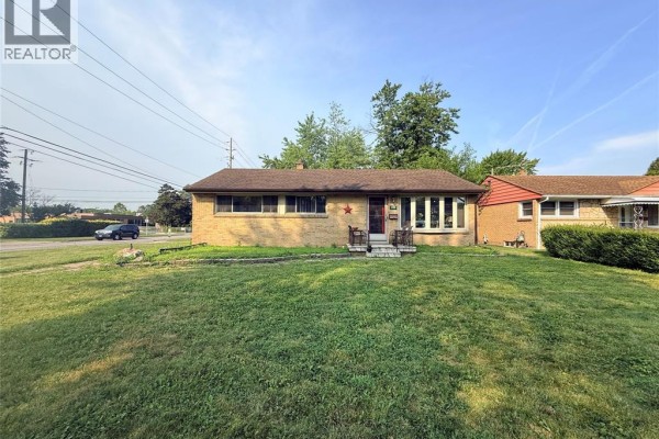 3199 Mark, Windsor, ON, photo 2