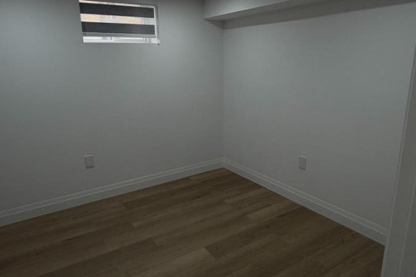 31a (basement) Laurel Avenue, Toronto, ON M1K3J3 Photo 4