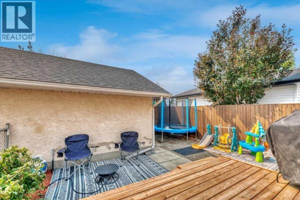 Kitchen - 31a Green Meadow Crescent, Strathmore, AB T1P1H4 Photo 4