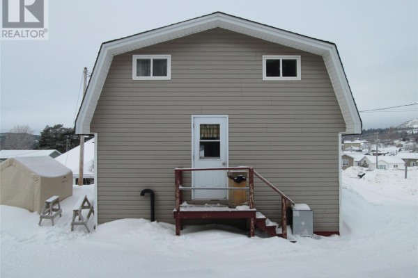 Bath (# pieces 1-6) - 31a Main Street, Springdale, NL A0J1T0 Photo 4