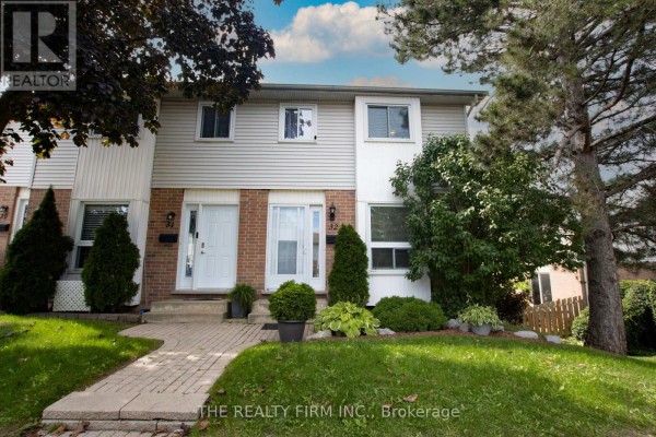 32 - 110 Deveron Crescent, London South