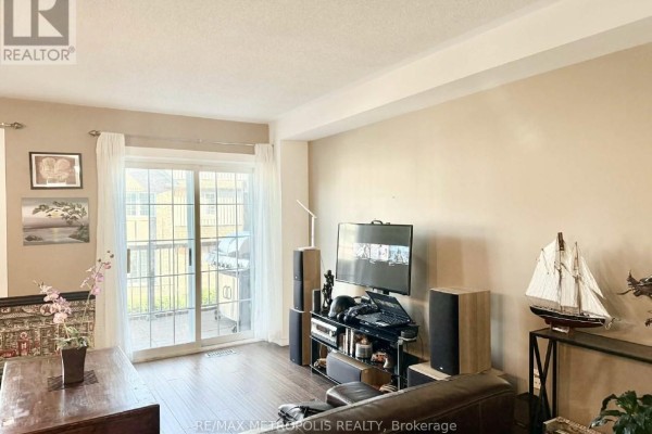 32 - 1100 Begley Street, Pickering, ON L1W4B3 Photo 5