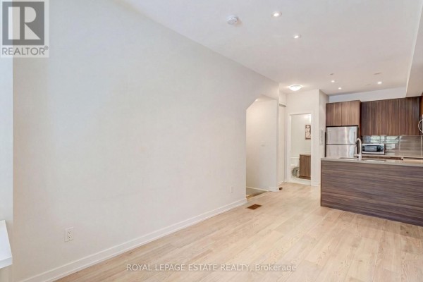 Bedroom - 32 - 140 Broadview Avenue, Toronto, ON M4M0A8 Photo 5