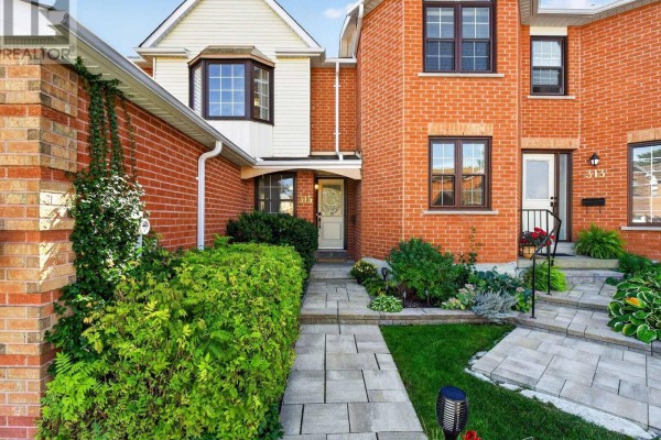 32 - 315 Wilkes Court, Aurora