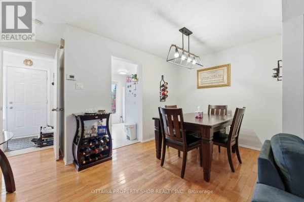 Kitchen - 32 - 3333 Mccarthy Road, Ottawa, ON K1V9X5 Photo 5
