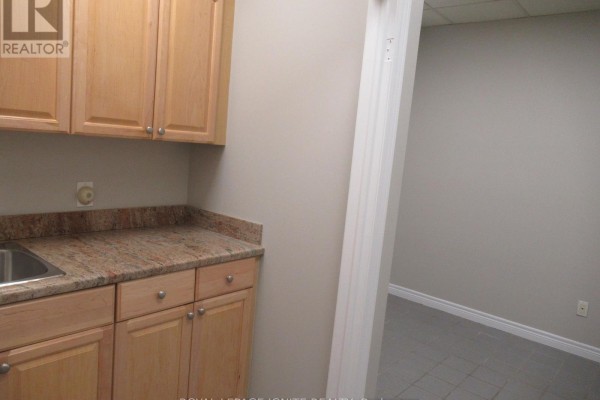 32 - 400 Creditstone Road, Vaughan, ON L4K3Z3 Photo 5