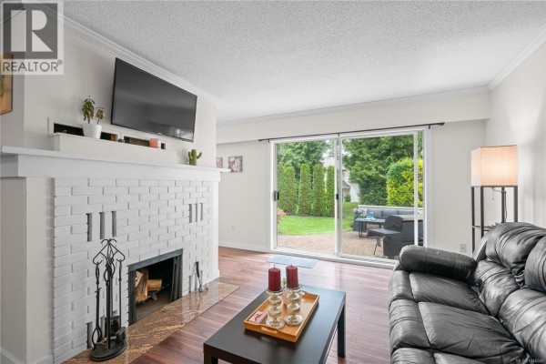 Primary Bedroom - 32 1287 Verdier Ave, Central Saanich, BC V8M1H1 Photo 5