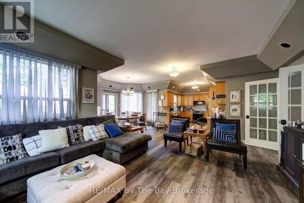 32 1st Lane, Wasaga Beach, ON L9Z2G3 Photo 5