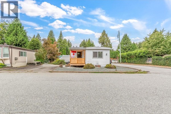 32 21163 Lougheed Highway, Maple Ridge, BC V2W2R4 Photo 2