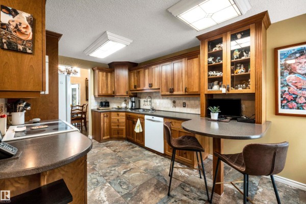 Den - #32 3 Poirier Av, St  Albert, AB T8N6M6 Photo 4