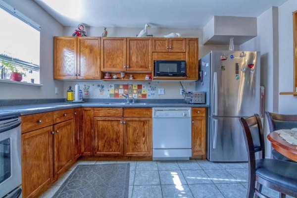 32 6625 138th Street, Surrey, BC V3W5G7 Photo 4