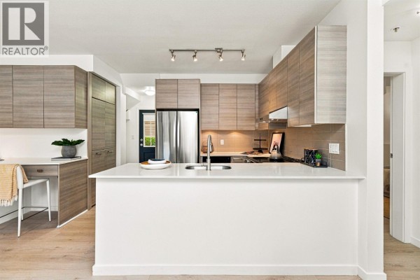 32 6965 Hastings Street, Burnaby, BC V5B1S9 Photo 3
