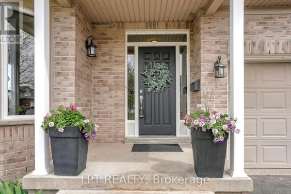 32 Apple Ridge Drive W, Kitchener, ON N2P2S2 Photo 3
