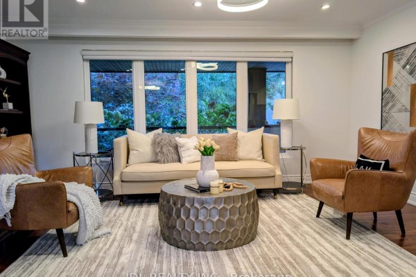 32 Ashmount Crescent, Toronto, ON M9R1C7 Photo 4