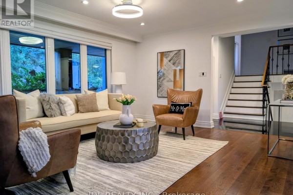 32 Ashmount Crescent, Toronto, ON M9R1C7 Photo 5