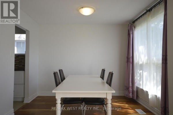 Primary Bedroom - 32 Axsmith Crescent, Toronto, ON M2J3K3 Photo 4