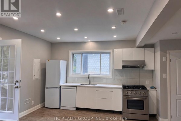 32 B King Richard Court, Markham, ON L3P1M1 Photo 3