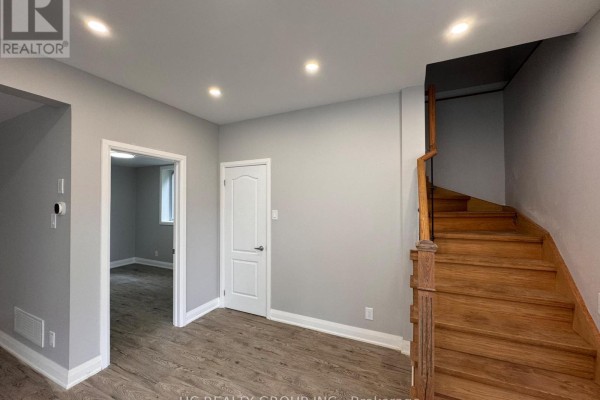 32 B King Richard Court, Markham, ON L3P1M1 Photo 5