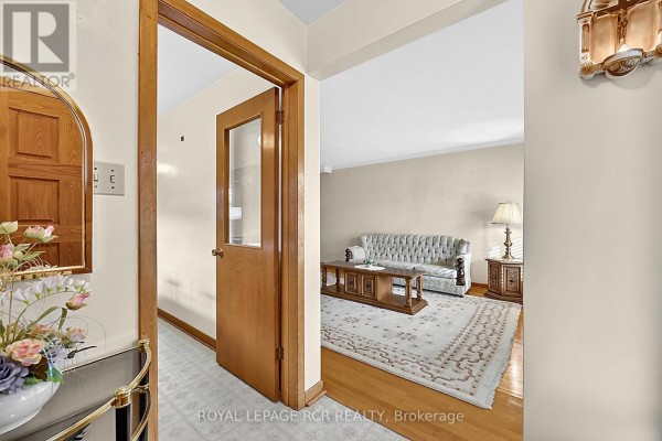 Bedroom 4 - 32 Bartel Drive, Toronto, ON M3N1C9 Photo 4
