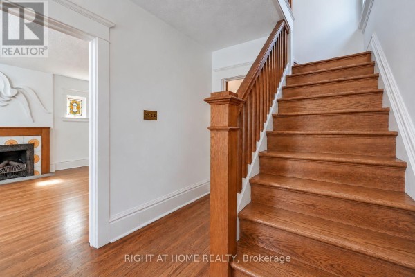 32 Belcourt Road, Toronto, ON M4S2T9 Photo 5