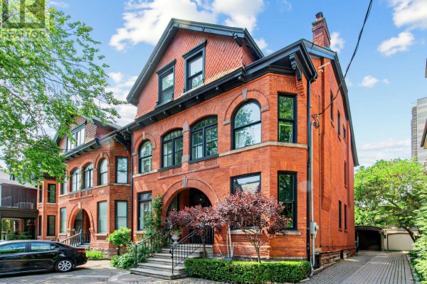 32 Bernard Avenue, Toronto, ON, photo 3