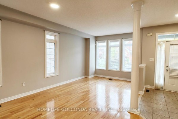 Kitchen - 32 Cardrew Street, Markham, ON L6B1G9 Photo 4