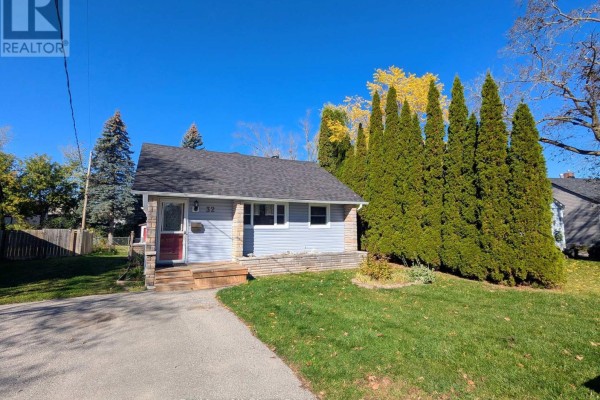 Living room - 32 Churchill Crescent, Kawartha Lakes, ON K9V3Y6 Photo 2