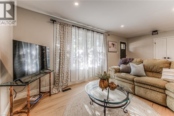 Bedroom - 32 Colborne Street Unit# A, Elora, ON N0B1S0 Photo 5