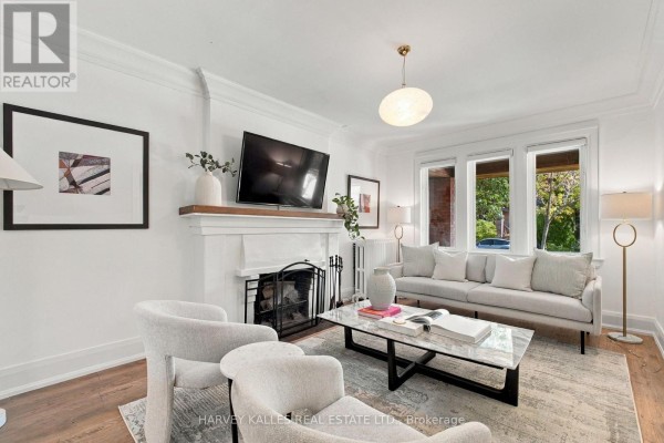 Living room - 32 Crang Avenue, Toronto, ON M6E2Z9 Photo 4