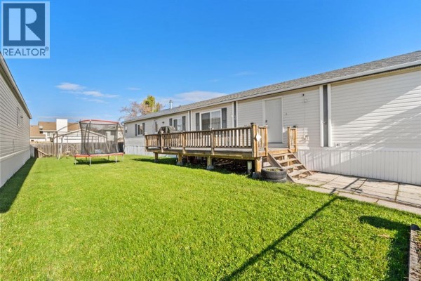 Living room - 32 Davio Place, Whitecourt, AB T7S1V1 Photo 2