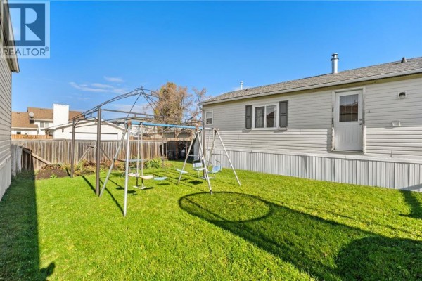 Bedroom - 32 Davio Place, Whitecourt, AB T7S1V1 Photo 3