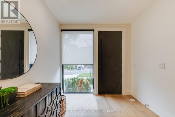 32 Evergreen Gardens, Toronto, ON, photo 3