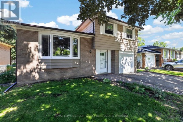 32 Farmington Drive, Brampton, ON, photo 3