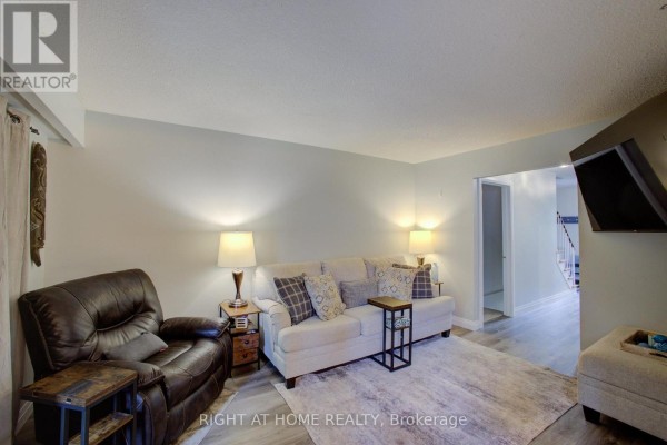 Eating area - 32 Feltre Avenue, Orangeville, ON L9W3P1 Photo 4