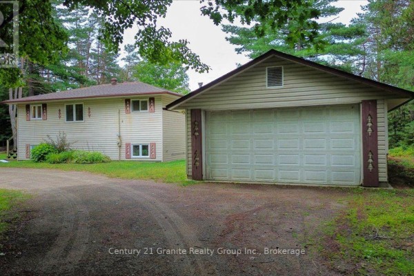 Living room - 32 Firehall Lane, Hastings Highlands, ON K0L1C0 Photo 3
