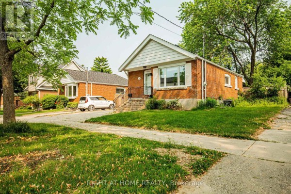 32 Florens Avenue, Toronto, ON, photo 3
