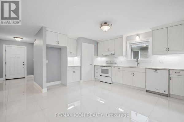 Kitchen - 32 Foxtail Lane, St  Thomas, ON N5R0J2 Photo 3