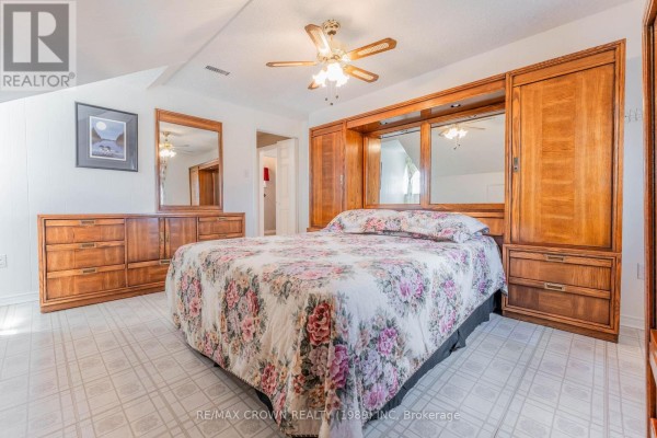 Foyer - 32 Frontenac Crescent, Kapuskasing, ON P5N2H8 Photo 4