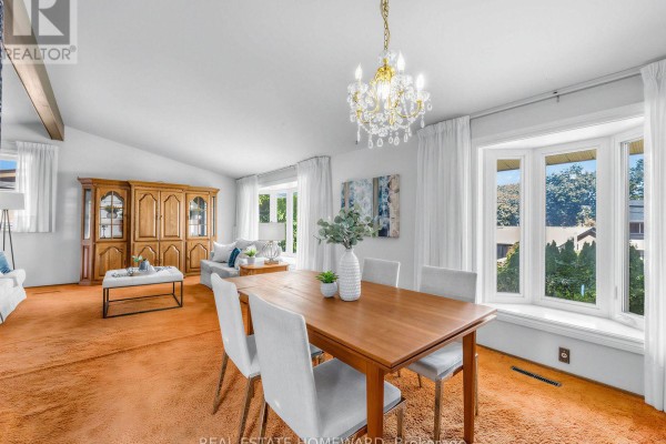 32 Highbrook Drive, Toronto, ON M1P3L3 Photo 3