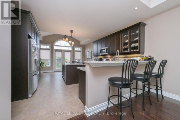 Eating area - 32 Hillcrest Drive, New Tecumseth, ON L9R0N4 Photo 4
