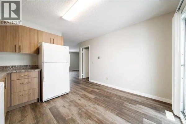 32 Holmes Street, Red Deer, AB, photo 2