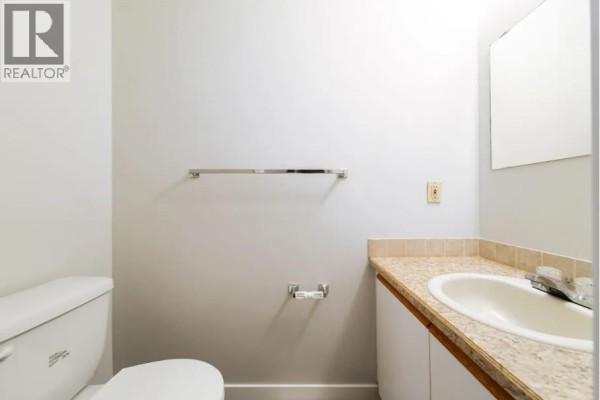 32 Holmes Street, Red Deer, AB, photo 3