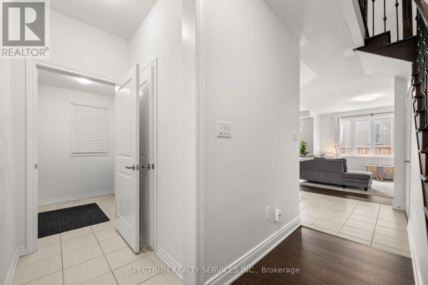 Mud room - 32 Horizon Avenue, Cavan Monaghan, ON L0A1G0 Photo 5